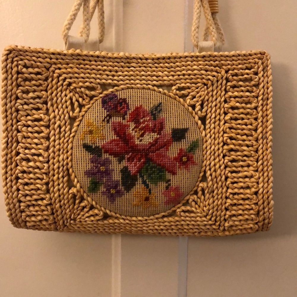 🌈Maybe vintage, kitschy, embroidered purse